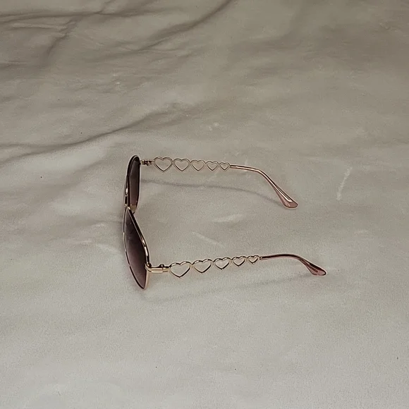 Rose Gold Heart Sunglasses - Picture 2 of 2